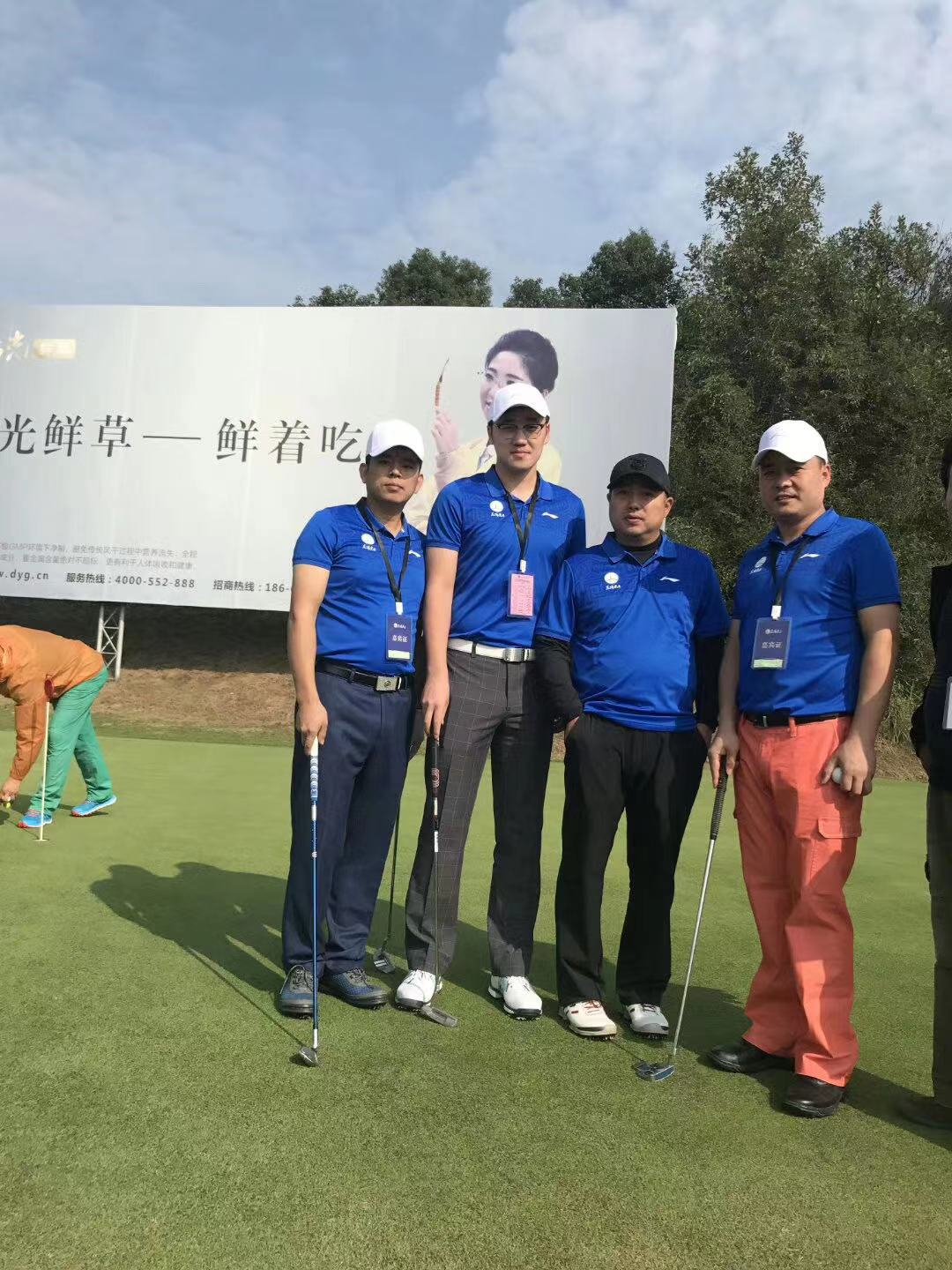 與世界冠軍劉國(guó)梁合影